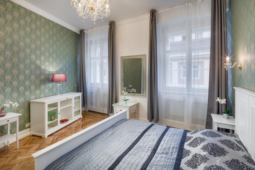 Smetanovo Nabrezi - Riverview Old Town Apartment — Fotky 1